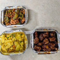 Mandarin Delight - Top: Shrimp with cashew nuts, Left: Curry chicken, Right: Honey sesame chicken