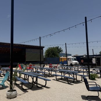 Drinks Backyard - Lounges Near Me - Austin, Texas Drinks Backyard - Lounges Near Me - Austin, Texas