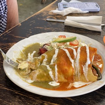 Alma y Manny - Chile Rellenos stuffed with Shrimp and Chicken Enchiladas. - Mexican Near Me - Todos Santos, BCS