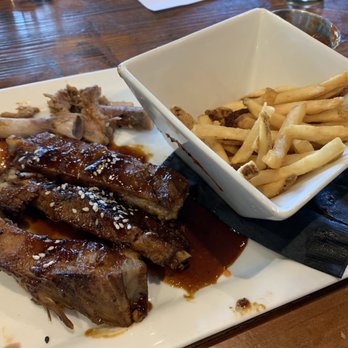 Roadhouse Pub & Eatery - Gastropubs Near Me - Jackson, Wyoming