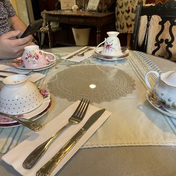 Dartealing Lounge - Table - Tea Rooms Near Me - San Francisco, California Dartealing Lounge - Table - Tea Rooms Near Me - San Francisco, California