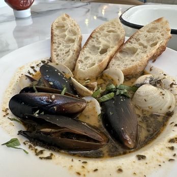 The Dive Oyster Bar - STEAM CLAMS and STEAM MUSSELS - Cajun/Creole Near Me - Yorba Linda, California The Dive Oyster Bar - STEAM CLAMS and STEAM MUSSELS - Cajun/Creole Near Me - Yorba Linda, California