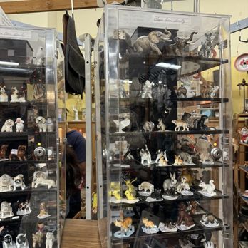 Escondido Antique Mall - Antiques Near Me - Escondido, California