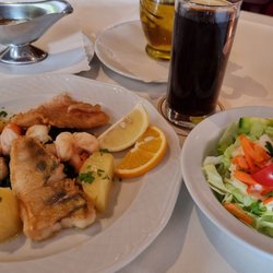 Dioklecijan Split - 4 verschiedene Fischsorten mit Kartoffeln und Spinat