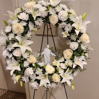 Beavercreek Florist - Serenity Wreath with Jesus - Florists Near Me - Dayton, Ohio Beavercreek Florist - Serenity Wreath with Jesus - Florists Near Me - Dayton, Ohio