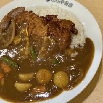 CoCo Ichibanya - Pork cutlet with cheese, vegetables, and 'regular' 300g rice. There was so much rice! - Japanese Curry Near Me - Frisco, Texas CoCo Ichibanya - Pork cutlet with cheese, vegetables, and 'regular' 300g rice. There was so much rice! - Japanese Curry Near Me - Frisco, Texas