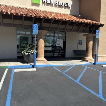 H&R Block - Avoid! Lazy and unprofessional! - Tax Services Near Me - Foothill Ranch, California
