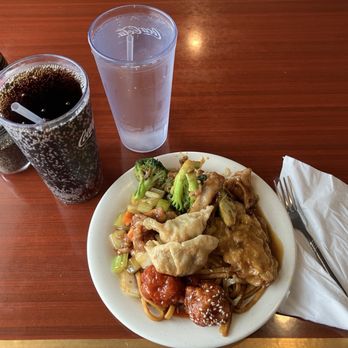 China Star Buffet - Plate one pretty good as well. - Chinese Near Me - Ottumwa, Iowa