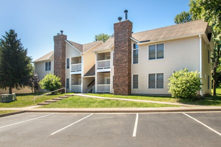 WELLINGTON APARTMENTS Updated July 2024 21 Photos 4700 Ep True