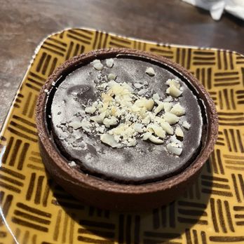 Tiny Pyramid - Chocolate Macadamia Nut Tart - Cafes Near Me - Honolulu, Hawaii