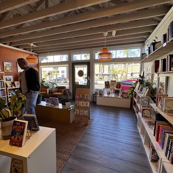 Casita Bookstore - Bookstores Near Me - Long Beach, California