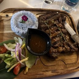 Steak with tamarind sauce