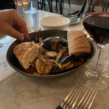 Oliver Royale - Mussels and clam boil - New American Near Me - Knoxville, Tennessee Oliver Royale - Mussels and clam boil - New American Near Me - Knoxville, Tennessee