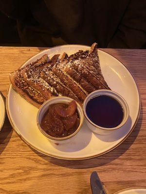 Goldie’s Tavern by null