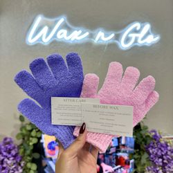Wax n Glo - Complimentary exfoliating gloves
