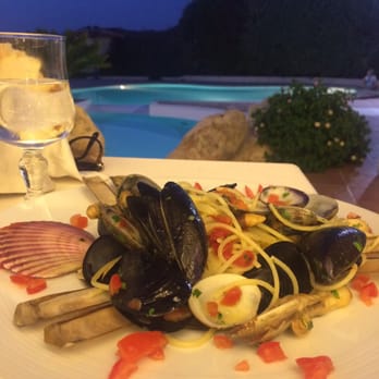 Hotel Speraesole - Spagetti with mussels - Hotels Near Me - Murta Maria, OT