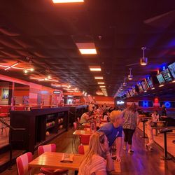 Bowlero Bradenton - Seating