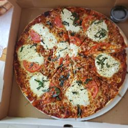 Klaud's Kitchen - "The Caprese" on a 16" thin crust,Delicious!