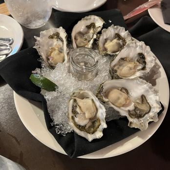 Kokopelli Grill - Raw oysters - Seafood Near Me - Port Angeles, Washington Kokopelli Grill - Raw oysters - Seafood Near Me - Port Angeles, Washington