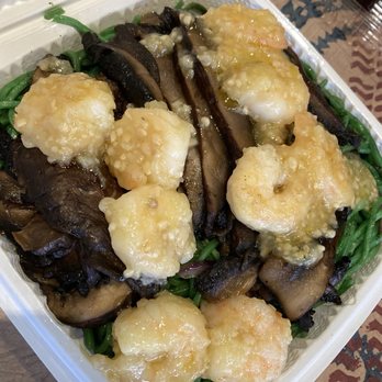 Adela’s Country Eatery - Murungay Noodles w/portobello mushrooms and Butter Garlic Shrimp!!!! - Hawaiian Near Me - Kaneohe, Hawaii Adela’s Country Eatery - Murungay Noodles w/portobello mushrooms and Butter Garlic Shrimp!!!! - Hawaiian Near Me - Kaneohe, Hawaii