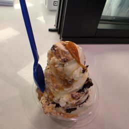 Vanilla caramel brownie Vanilla caramel brownie