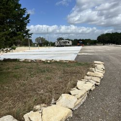 Lake Granbury RV Resort - Beautiful landscaping