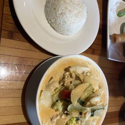Spice Thai & Sushi - Red chicken curry