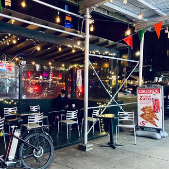 Pastafina Pizza - Exterior seating - Pizza Near Me - New York, New York Pastafina Pizza - Exterior seating - Pizza Near Me - New York, New York