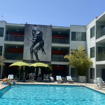 Sunset Marquis - Two pools. This one is the main one. - Hotels Near Me - West Hollywood, California