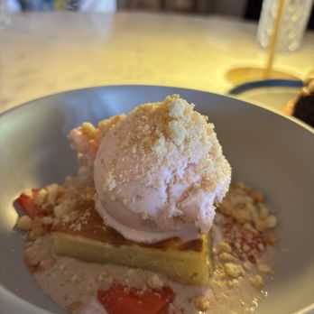 ELDO - Butter cake with strawberry ice cream - Seafood Near Me - El Dorado Hills, California