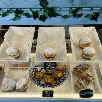 Desforra Cafe - Pastries - Coffee & Tea Near Me - Philadelphia, Pennsylvania Desforra Cafe - Pastries - Coffee & Tea Near Me - Philadelphia, Pennsylvania