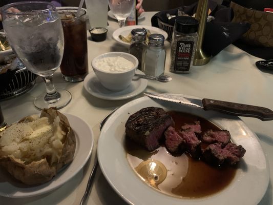 Tom's Steak House by null