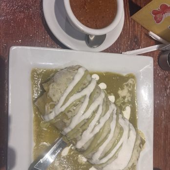 Memo's Cocina & Tequila Bar - Asada burrito en salsa verde with a la diabla sauce on the side (sauce was DELICIOUS AND SPICY) - Mexican Near Me - Turlock, California