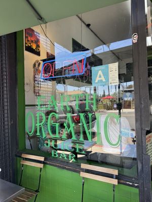 Earth Organic Juice Bar by null