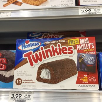 Publix - two boxes of twinkies on a shelf - Grocery Near Me - Lithia, Florida