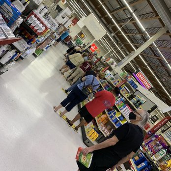 Fresno Ag Hardware - Long line in a Sunday morning - Nurseries & Gardening Near Me - Fresno, California Fresno Ag Hardware - Long line in a Sunday morning - Nurseries & Gardening Near Me - Fresno, California