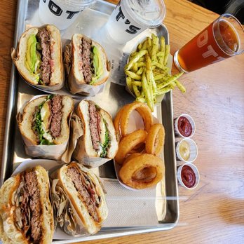 Gotts Roadside - Wisconsin Burger , Texas Avocado Burger - Burgers Near Me - Napa, California Gotts Roadside - Wisconsin Burger , Texas Avocado Burger - Burgers Near Me - Napa, California