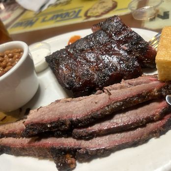 Wire Mill Saloon & Barbecue - Barbeque Near Me - Redding, Connecticut