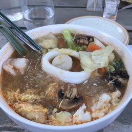 Seafood Sukiyaki Noodle Soup, rating: 1.5/5 (please avoid this dish!!!) Seafood Sukiyaki Noodle Soup, rating: 1.5/5 (please avoid this dish!!!)