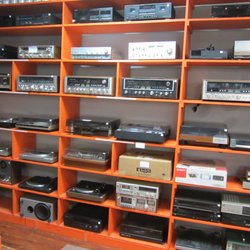 Record Collectors Paradise - VINTAGE GEAR