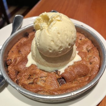 BJ's Restaurant & Brewhouse - Chocolate Chunk Pizookie - American Near Me - Arcadia, California