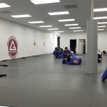 Gracie Barra - #everydayporrada - Muay Thai Near Me - Northridge, California
