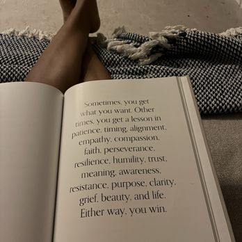 Lansdowne Resort and Spa - Relaxing with a good book: 101 Quotes that will change the way you think. - Hotels Near Me - Leesburg, Virginia