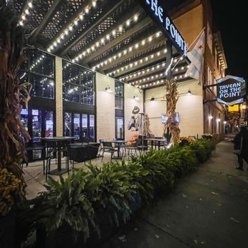 Tavern On The Point - Cocktail Bars Near Me - Chicago, Illinois
