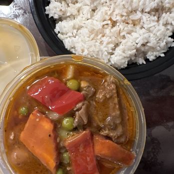 Katna's Kitchen - Chicken Afritada - Filipino Near Me - Fairfield, California