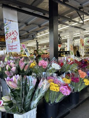 Yakima Fruit Market & Nursery by null