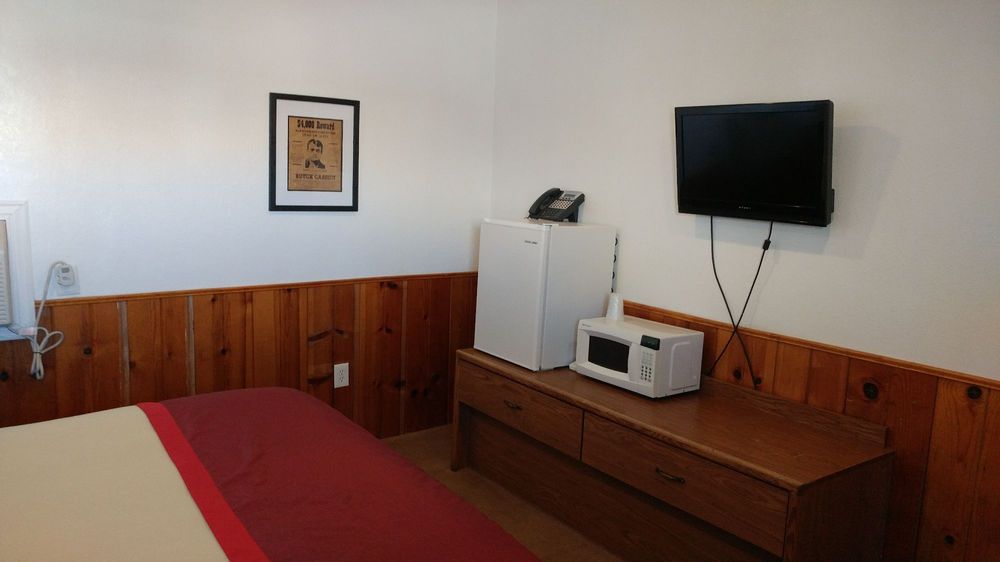 ROBBERS ROOST MOTEL Updated September 2024 22 Photos & 54 Reviews