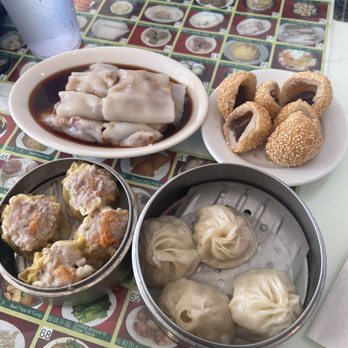 Golden Joy BBQ - Only took picture of these because didn't feel like taking more pictures after tasting it. - Dim Sum Near Me - Richardson, Texas Golden Joy BBQ - Only took picture of these because didn't feel like taking more pictures after tasting it. - Dim Sum Near Me - Richardson, Texas