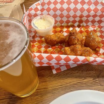 Mountain Mike's Pizza - Stingin honey wings. WOW - Chicken Wings Near Me - Riverside, California