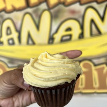 Extraordinary Banana Pudding - Pudding Filled Cupcake - Desserts Near Me - La Mesa, California Extraordinary Banana Pudding - Pudding Filled Cupcake - Desserts Near Me - La Mesa, California